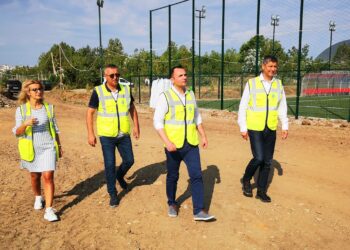 Astăzi, am susținut o conferință de presă pe șantierul care vizează construirea celui mai mare parc din municipiul Târgoviște,