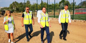 Astăzi, am susținut o conferință de presă pe șantierul care vizează construirea celui mai mare parc din municipiul Târgoviște,