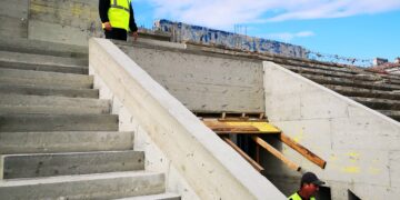 Astăzi, am făcut o vizită de lucru și pe șantierul de reabilitare și reconstrucție a stadionului „Eugen Popescu”