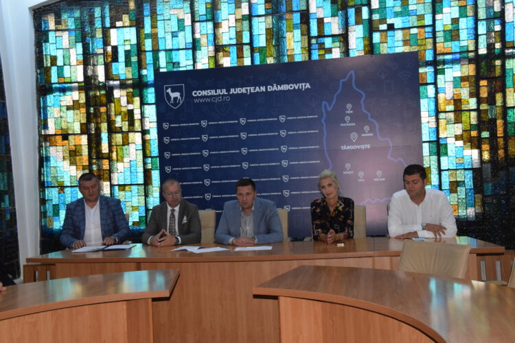 Alte 5 proiecte în domeniile social, tineret, sport, educație civică beneficiază de astăzi de finanțare nerambursabilă din bugetul județului Dâmbovița