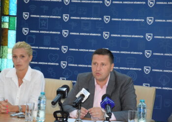 Internship la Consiliul Județean Dâmbovița. Tinerii cu vârsta maximă de 26 de ani pot se pot înscrie ca stagiari în cadrul acestui program