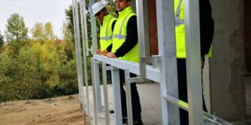 Astăzi, am făcut o vizită de lucru pe șantierul care vizează construirea celui mai mare parc din municipiul Târgoviște