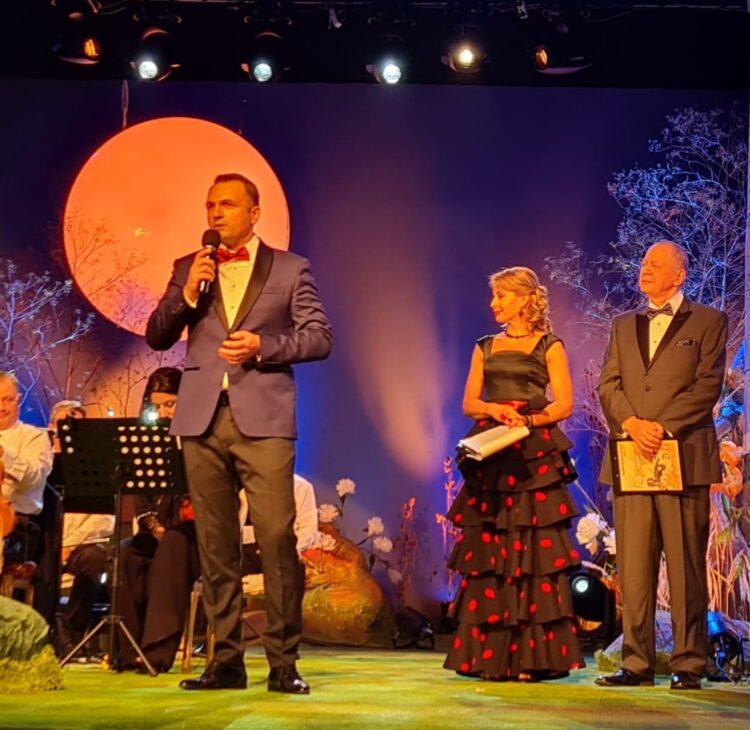 Festivalul Național de Romanțe „Crizantema de Aur”