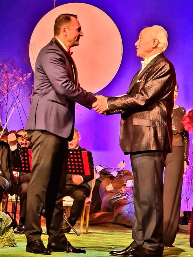 Aseară, am avut privilegiul, de a întâlni o personalitate covârșitoare a lumii muzicale