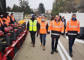 În această dimineață, am verificat în teren mijloacele materiale si resursele umane pe care administrația locală targovișteană le are la dispoziție în vederea derulării activității de deszăpezire