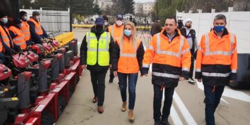 În această dimineață, am verificat în teren mijloacele materiale si resursele umane pe care administrația locală targovișteană le are la dispoziție în vederea derulării activității de deszăpezire