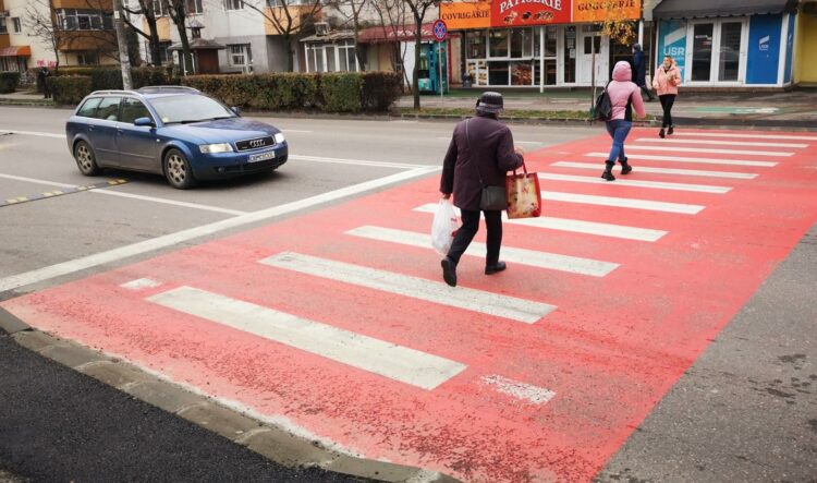 Am declarat „război” trecerilor abrupte dintre trotuar și carosabil, în scopul accesibilizării spațiului public