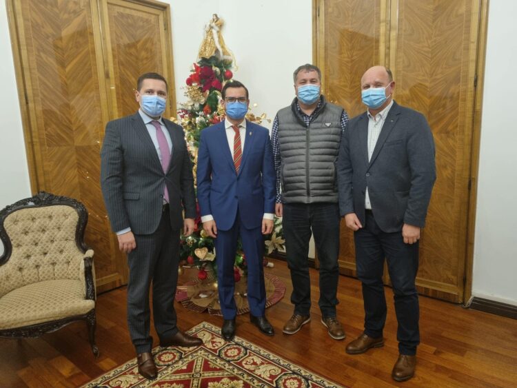 Întâlnire importantă în această după-amiază cu ministrul Agriculturii, Adrian Chesnoiu