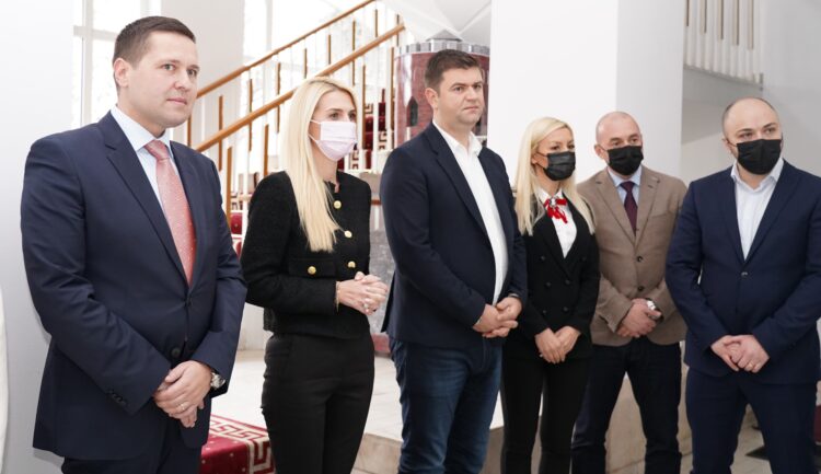 „Alaiul colindelor” a ajuns astăzi la Consiliul Județean Dâmbovița