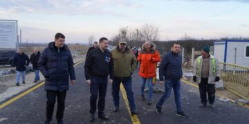 S-a reluat circulația pe podul pe DJ 720, peste pârâul Slănic, în comuna Gura Ocniței