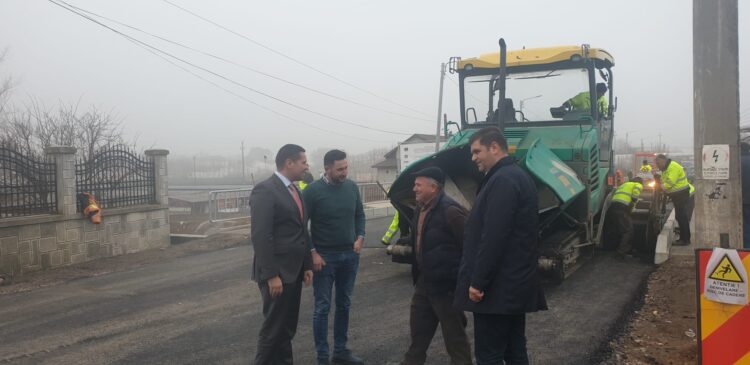 Final de lucrări la podul peste pârâul Racovița, la Băleni.  De astăzi, podul este redeschis circulației publice.