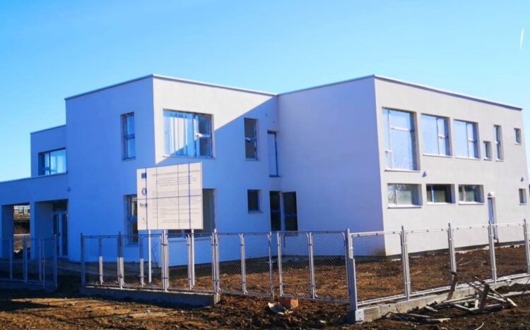 Lucrările de construire a primei grădinițe din cartierul Sagricom se apropie de final