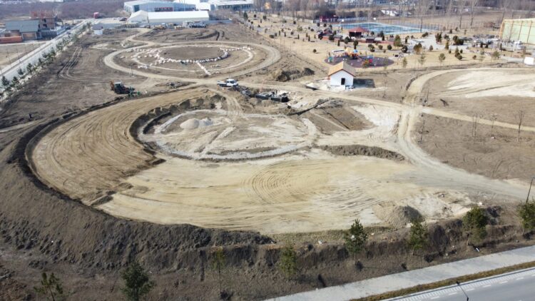 Reabilitare şi extindere spaţii verzi în oraşul Titu