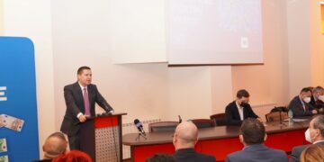 Întâlnire cu primarii pe tema accesării de fonduri europene