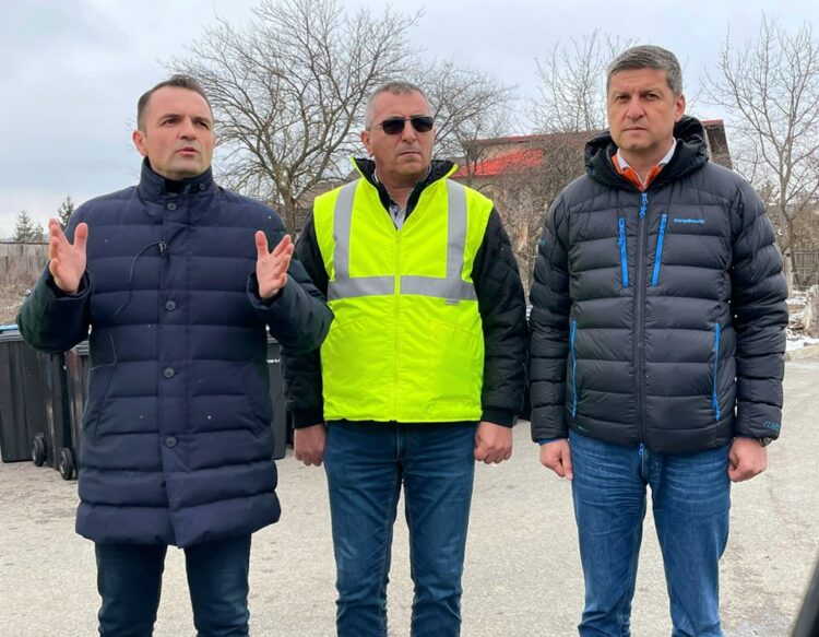 In cartierul Priseaca din municipiul Târgoviște,  am continuat distribuirea pubelelor și a sacilor în cadrul noului contract de colectare separată a deșeurilor