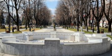 Alei și bănci curate în Parcul Mitropoliei!