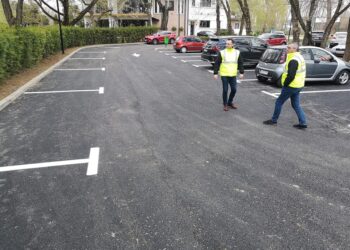 A fost finalizată parcarea din zona terenurilor de tenis din Parcul Chindia