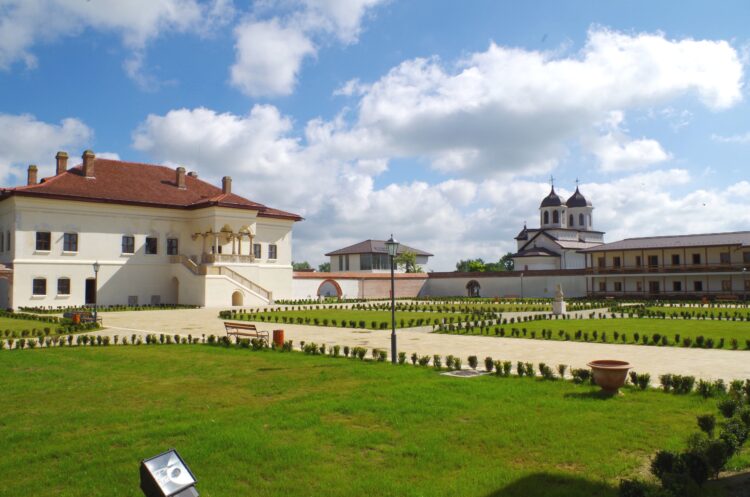 Muzeele Complexului Național Muzeal „Curtea Domnească” Târgoviște, deschise în perioada 22 – 25 aprilie 2022!