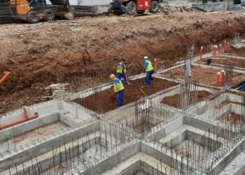Lucrările la noua clădire a  Ambulatoriului de Specialitate al Spitalului Județean de Urgență Târgoviște prinde contur