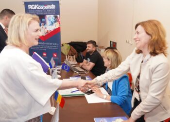 Prefectul Claudia Gilia a participat, astăzi, la ”Bursa Generală a Locurilor de Muncă”, organizată de către Agenția Județeană Pentru Ocuparea Forței de Muncă Dâmbovița
