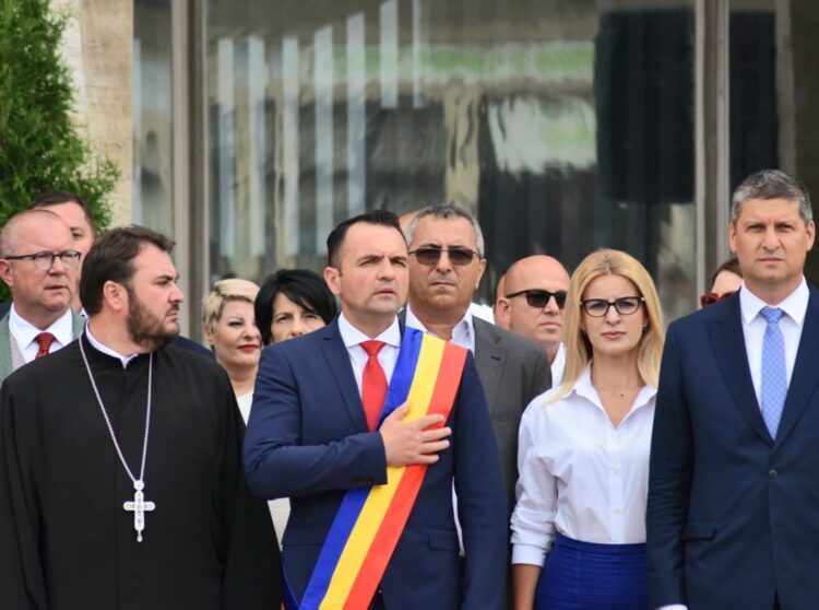 ZIUA  DRAPELULUI NAȚIONAL AL ROMÂNIEI – VEZI MESAJUL PRIMARULUI MUNICIPIULUI TÂRGOVIȘTE, DANIEL CRISTIAN STAN