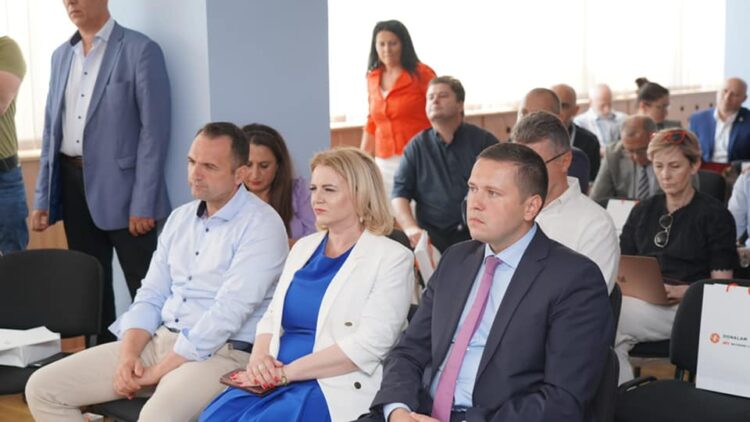 Se produc primele bare laminate la Târgoviște