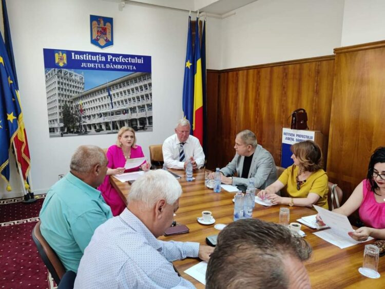 Prefectul Claudia Gilia a convocat astăzi prima întâlnire a Grupului de Lucru Mixt pentru Problemele Romilor