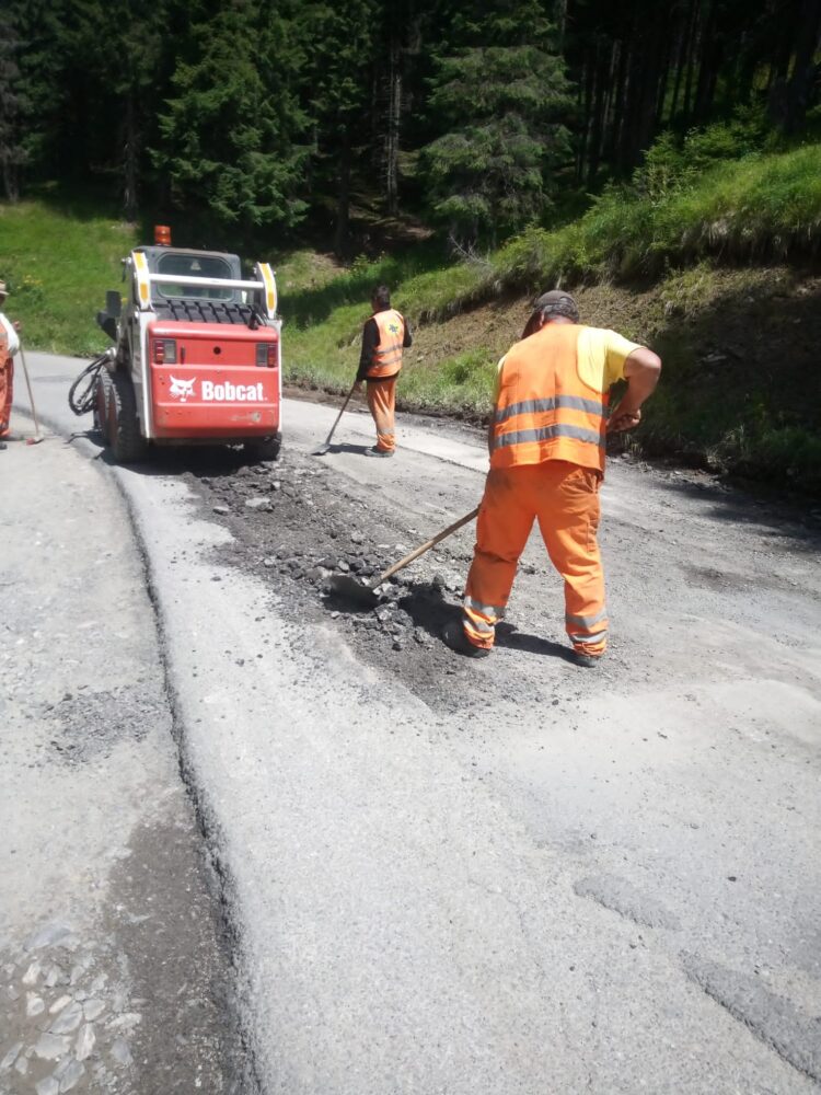 LUCRĂRI LA INFRASTRUCTURA RUTIERĂ DIN JUDEȚ FĂCUTE DE CĂTRE SC LDP DÂMBOVIȚA