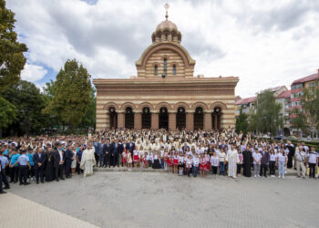 MII DE CREDINCIOȘI, OFICIALITĂȚI LOCALE, JUDEȚENE CÂT ȘI MEMBRI AI GUVERNULUI AU FOST PREZENȚI ASTĂZI LA  SĂRBĂTORIREA SFÂNTULUI IERARH NIFON, PATRIARHUL CONSTANTINOPOLULUI ŞI MITROPOLITUL ŢĂRII ROMÂNEŞTI