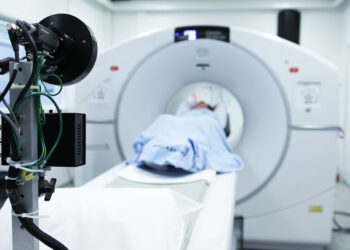 O femeie a murit în timpul unui examen CT, la o clinică din Târgovişte