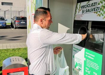 „SCHIMBĂ PET-UL CU BILETUL”