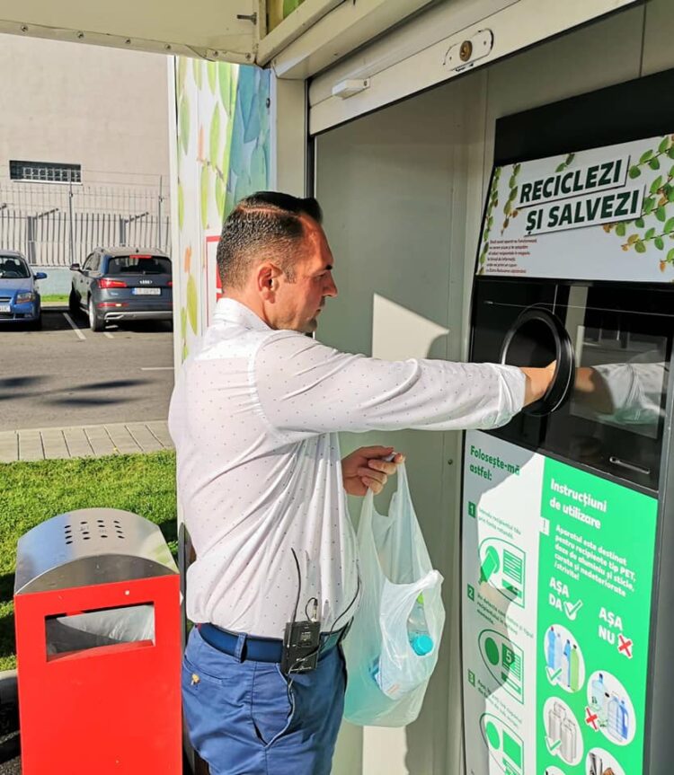 „SCHIMBĂ PET-UL CU BILETUL”