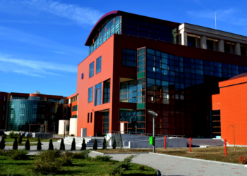 Universitatea „Valahia” din Târgoviște, organizează, începând cu 6 septembrie 2022, a doua sesiune de admitere.