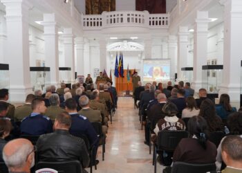 Simpozion dedicat Zilei Armatei Române