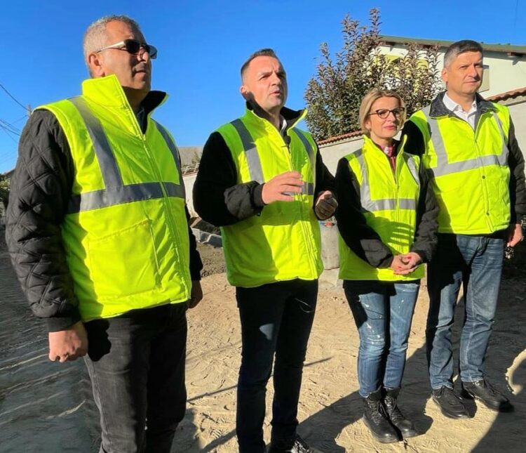 Continuă lucrările de reabilitare a străzilor din cartierul Prepeleac