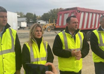 Au început asfaltările în curtea primei autogari publice din municipiul Târgoviște, construite după 1989