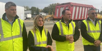 Au început asfaltările în curtea primei autogari publice din municipiul Târgoviște, construite după 1989