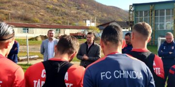 Primarul Daniel Cristian Stan și președintele CJD, Corneliu Ștefan, alături de Chindia Târgoviște