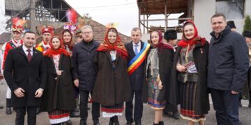 COLINDĂTORI DIN TOATĂ ȚARA AU FĂCUT SPECTACOL ÎN COMUNA MOROENI