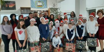 Magia sărbătorilor stă în gesturi simple, în dorința de a dărui bucurie celorlalți