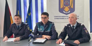 VIDEO – Jandarmii dâmbovițeni, Poliția și ISU Dâmbovița sunt la datorie în minivacanța prilejuită de Anul Nou