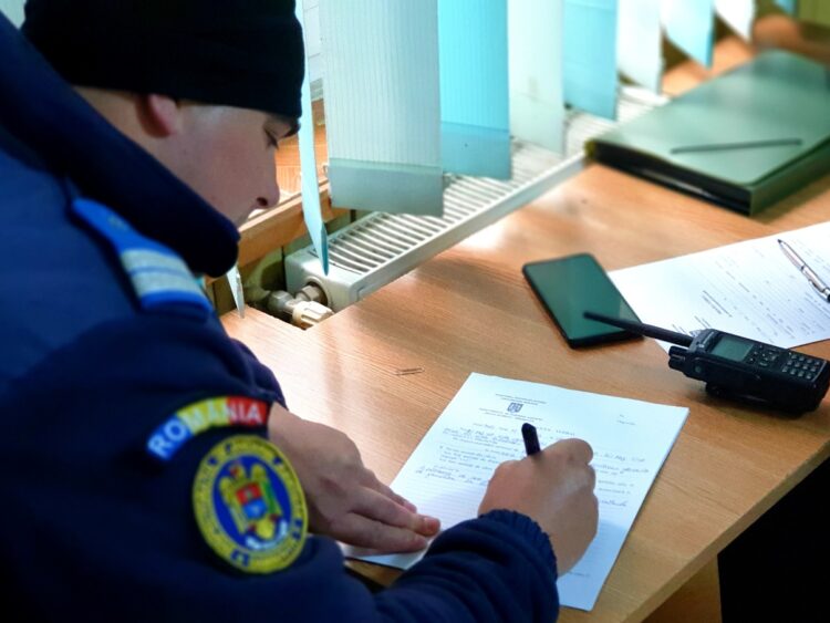 Peste 1000 de petarde găsite de jandarmii dâmbovițeni asupra unui bărbăt