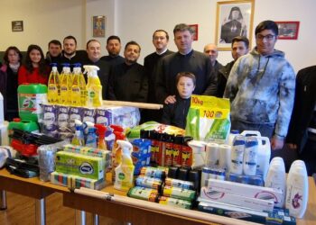 CENTRUL SOCIAL CREȘTIN DIN TÂRGOVIȘTE A PRIMIT SPRIJIN DIN PARTEA UNOR PAROHII ALE ARHIEPISCOPIEI TÂRGOVIȘTEI