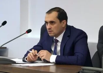 Inspectorii de muncă dâmbovițeni au efectuat o acțiune de control, care a vizat verificarea respectării modului de utilizare a echipamentelor de muncă și a tehnologiilor de exploatare, în parchetele forestiere, inclusiv la transportul tehnologic al masei lemnoase pe drumurile forestiere.