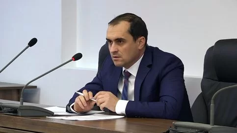 Inspectorii de muncă dâmbovițeni au efectuat o acțiune de control, care a vizat verificarea respectării modului de utilizare a echipamentelor de muncă și a tehnologiilor de exploatare, în parchetele forestiere, inclusiv la transportul tehnologic al masei lemnoase pe drumurile forestiere.