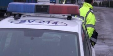 Surprins de polițiști în timp ce conducea un autoturism neînmatriculat în circulație