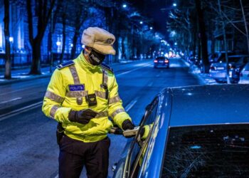 Dosar penal pentru un bărbat din Gura Șuții prins de polițiștii rutieri fără permis de conducere și sub influența alcoolului
