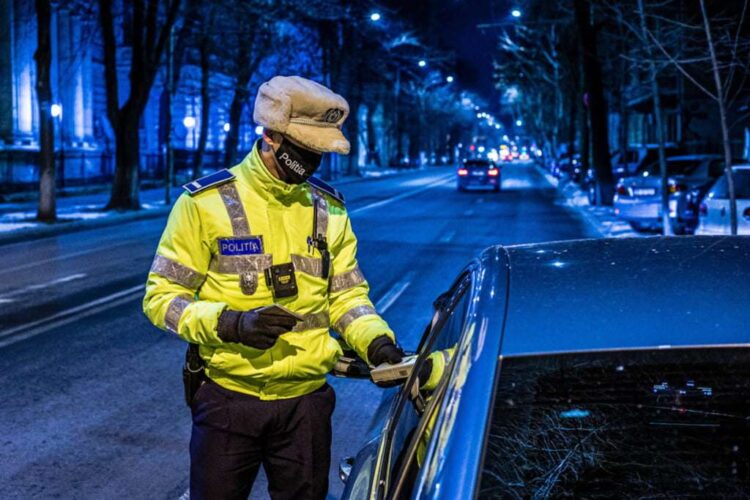 Dosar penal pentru un bărbat din Gura Șuții prins de polițiștii rutieri fără permis de conducere și sub influența alcoolului