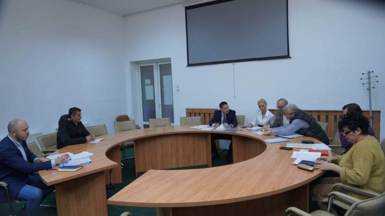 Prima zi a consultărilor cu primarii dâmbovițeni pe proiectul de buget pe anul 2023 a început