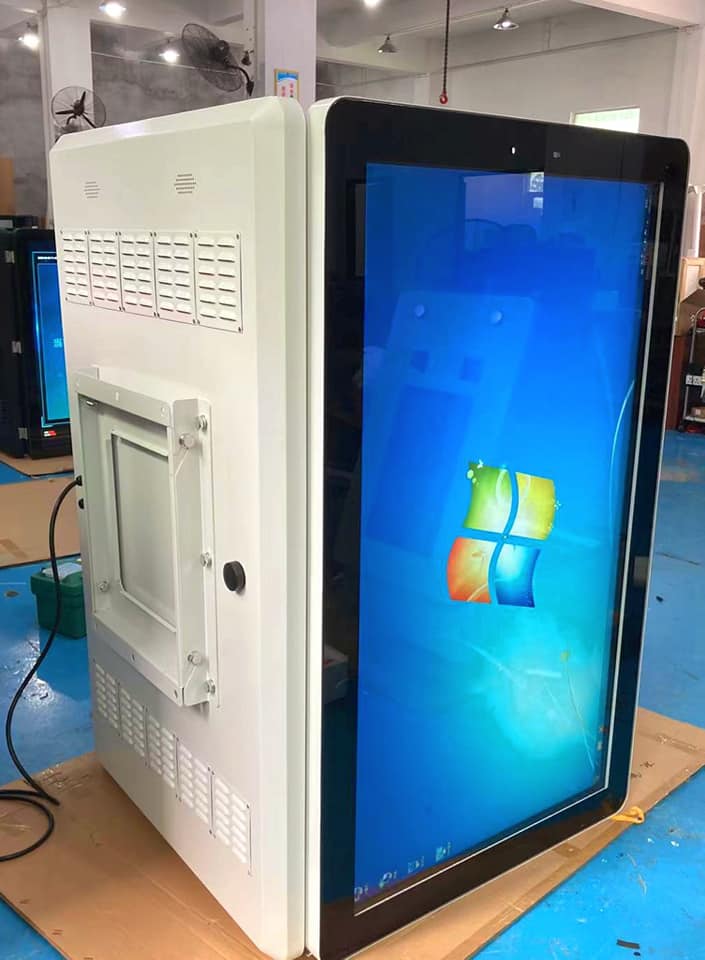 Primele stații de călători moderne, destinate municipiului Târgoviște, sunt pregătite de livrare